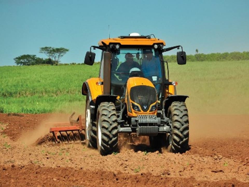 Trator Valtra A124