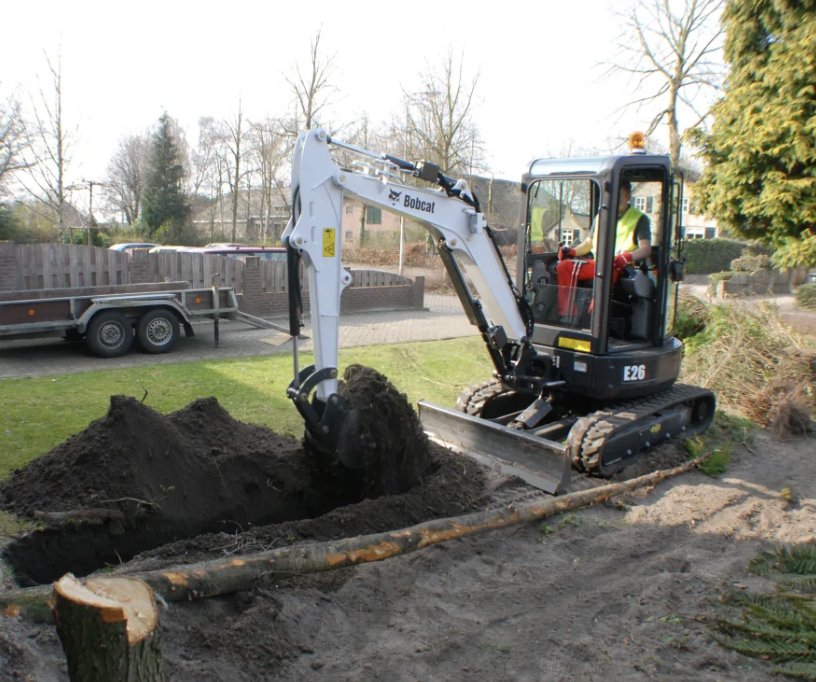 Mini Escavadeira Bobcat E26