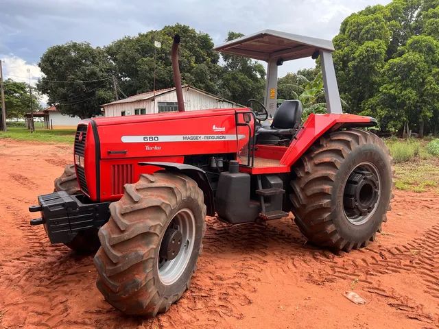 Trator Massey Ferguson MF 680