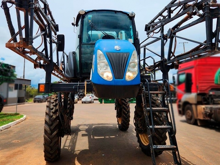 Pulverizador Autopropelido New Holland SP2500 ano 2014