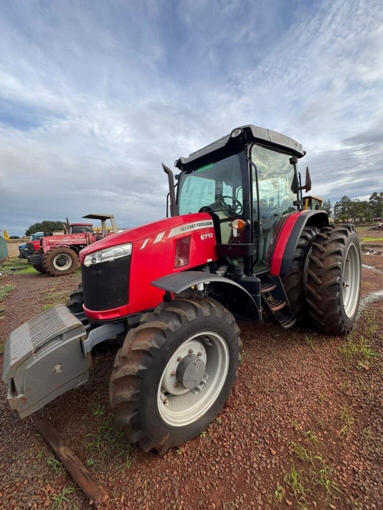 Trator Massey Ferguson 6712R Dyna-4 ano 2018