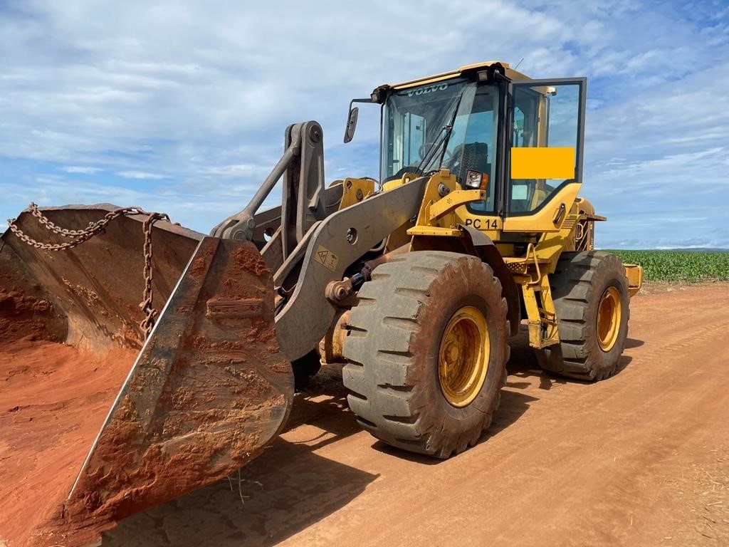 Pá Carregadeira Volvo L110F ano 2014 - L110F - Máquinas de Linha Amarela
