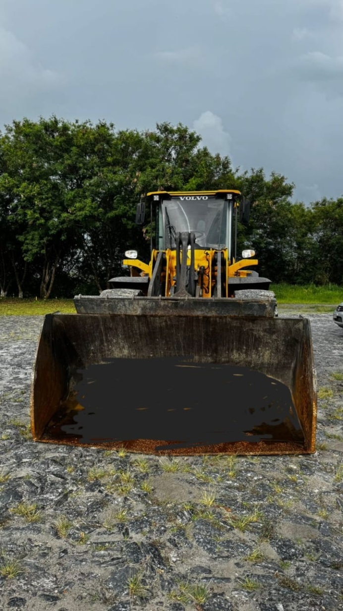 Pá Carregadeira Volvo L110F ano 2016 - L110F - Máquinas de Linha Amarela
