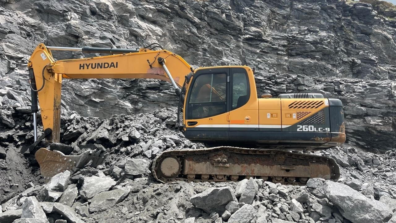 Escavadeira Hyundai 260LC ano 2019 - 260LC - Máquinas de Linha Amarela