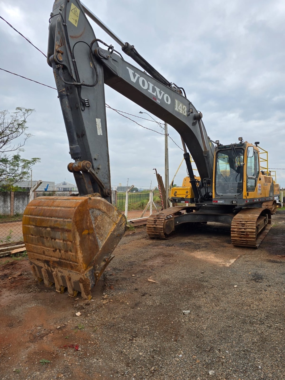 Escavadeira Volvo EC240BLC ano 2011 - EC240BLC - Máquinas de Linha Amarela