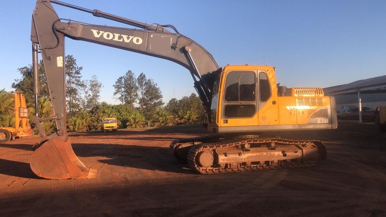Escavadeira Volvo EC210B ano 2012 - EC210B - Máquinas de Linha Amarela