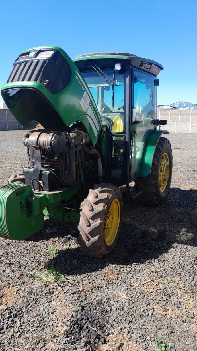 Trator John Deere 5075E ano 2018 - 5075E - Máquinas Agrícolas