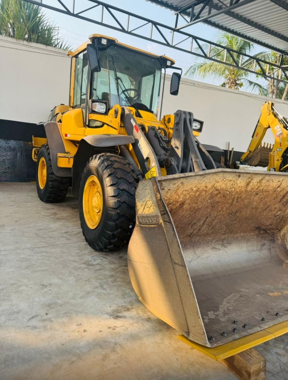 Pá Carregadeira Volvo L60F ano 2020