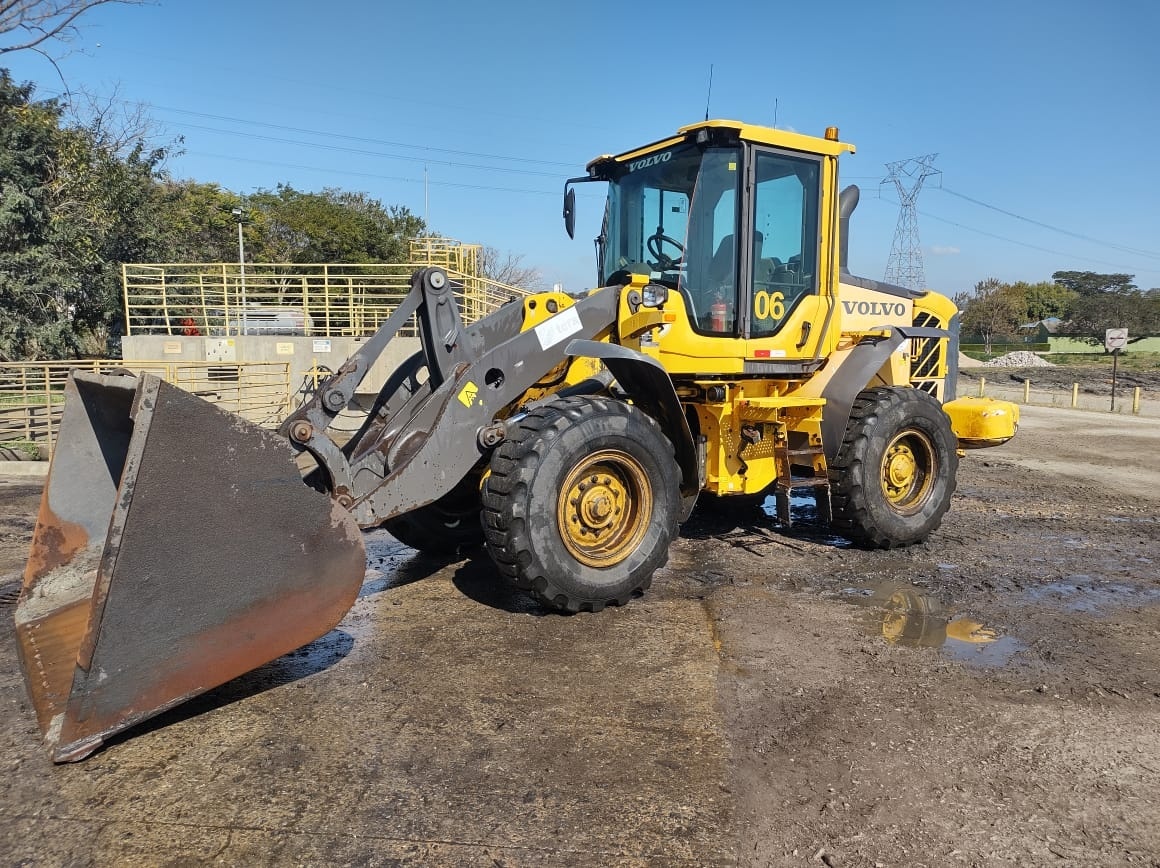Pá Carregadeira Volvo L60F ano 2021 - L60F - Máquinas de Linha Amarela