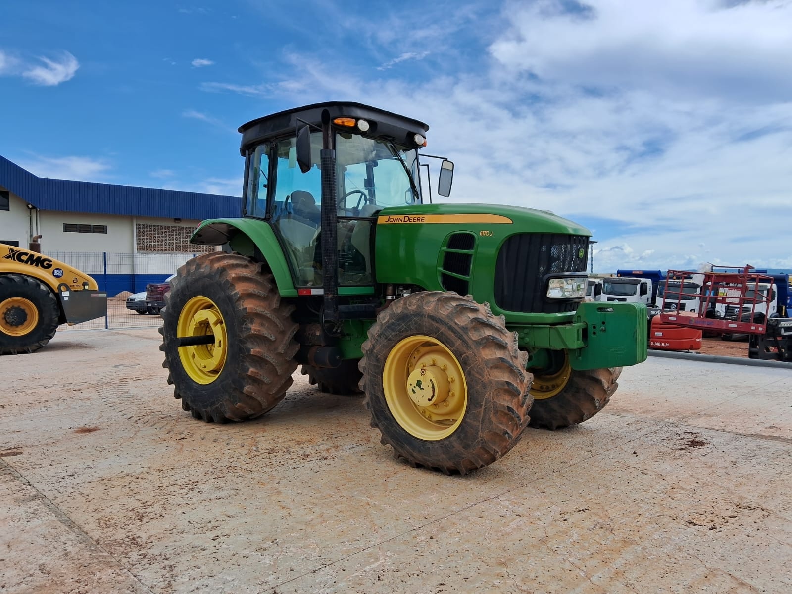 Trator John Deere 6180J ano 2013 - 6180J - Máquinas Agrícolas