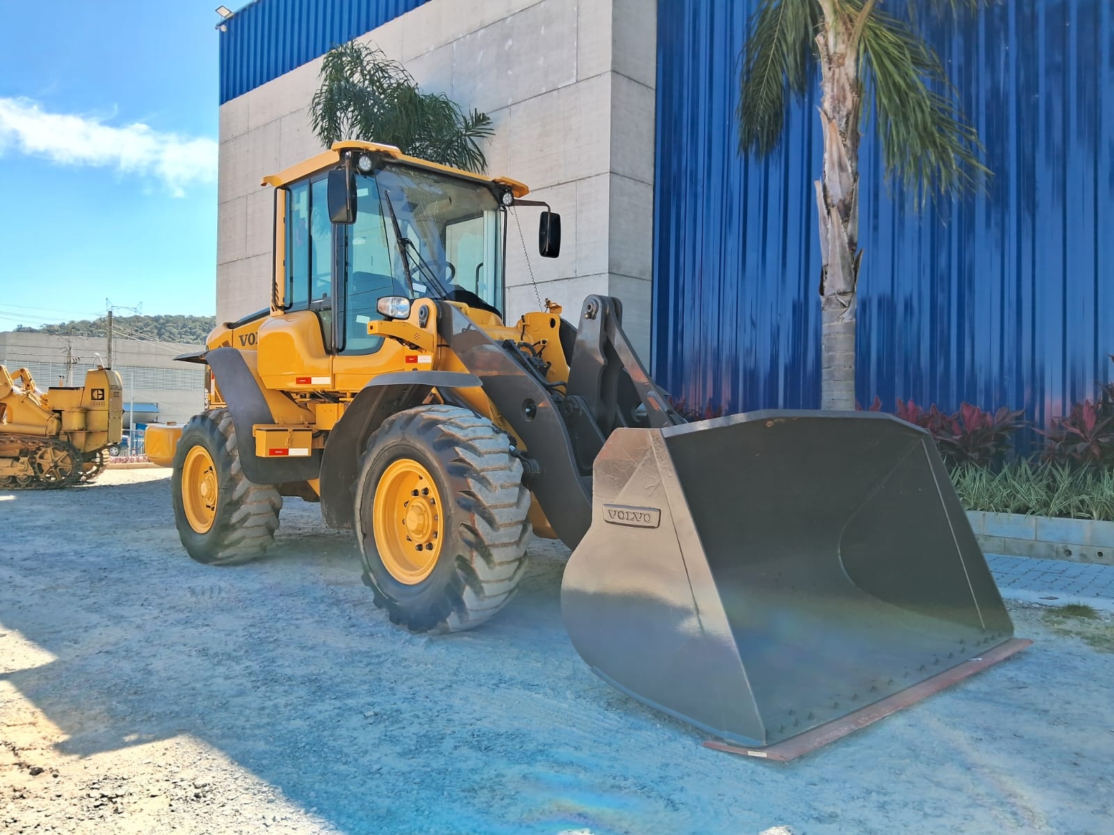 Pá Carregadeira Volvo L110F ano 2020 - L110F - Máquinas de Linha Amarela