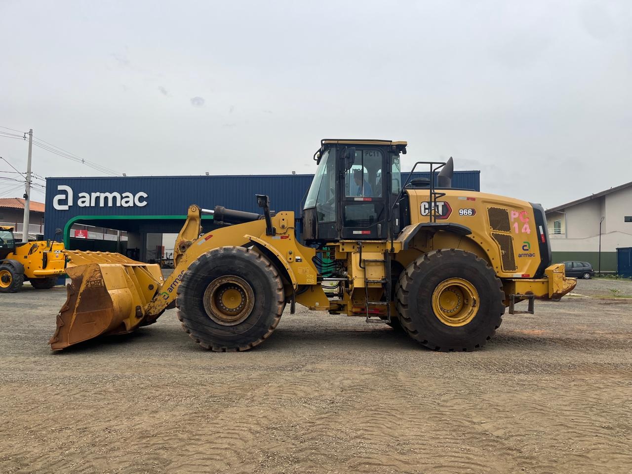 Pá Carregadeira Caterpillar 966L ano 2022 - 966L - Máquinas de Linha Amarela