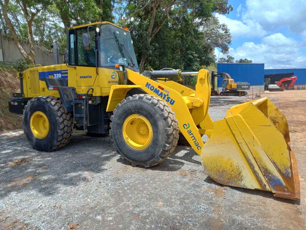 Pá Carregadeira Komatsu WA320 ano 2020