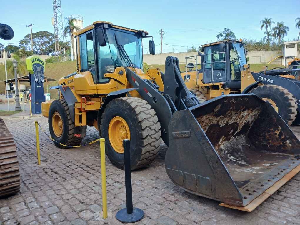 Pá Carregadeira Volvo L90F ano 2021 - L90F - Máquinas de Linha Amarela