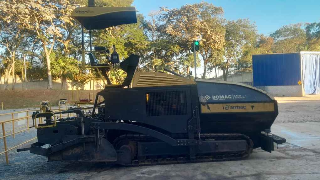 Vibroacabadora bomag VDA 700 MAX ano 2021