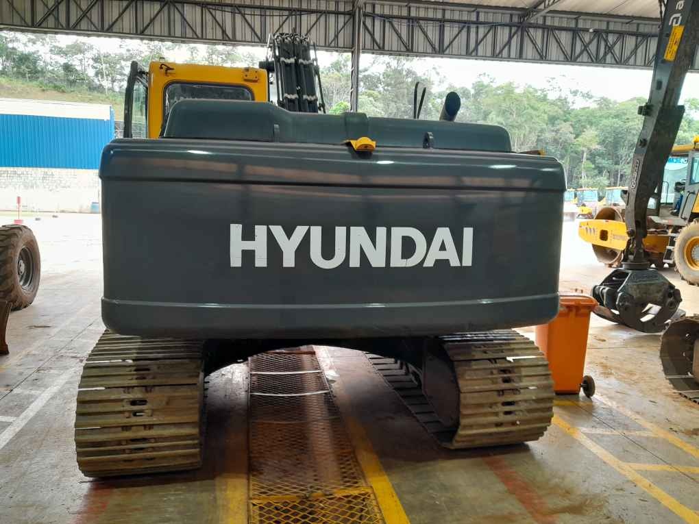 Escavadeira Hyundai R220 ano 2021 - R220 - Máquinas de Linha Amarela