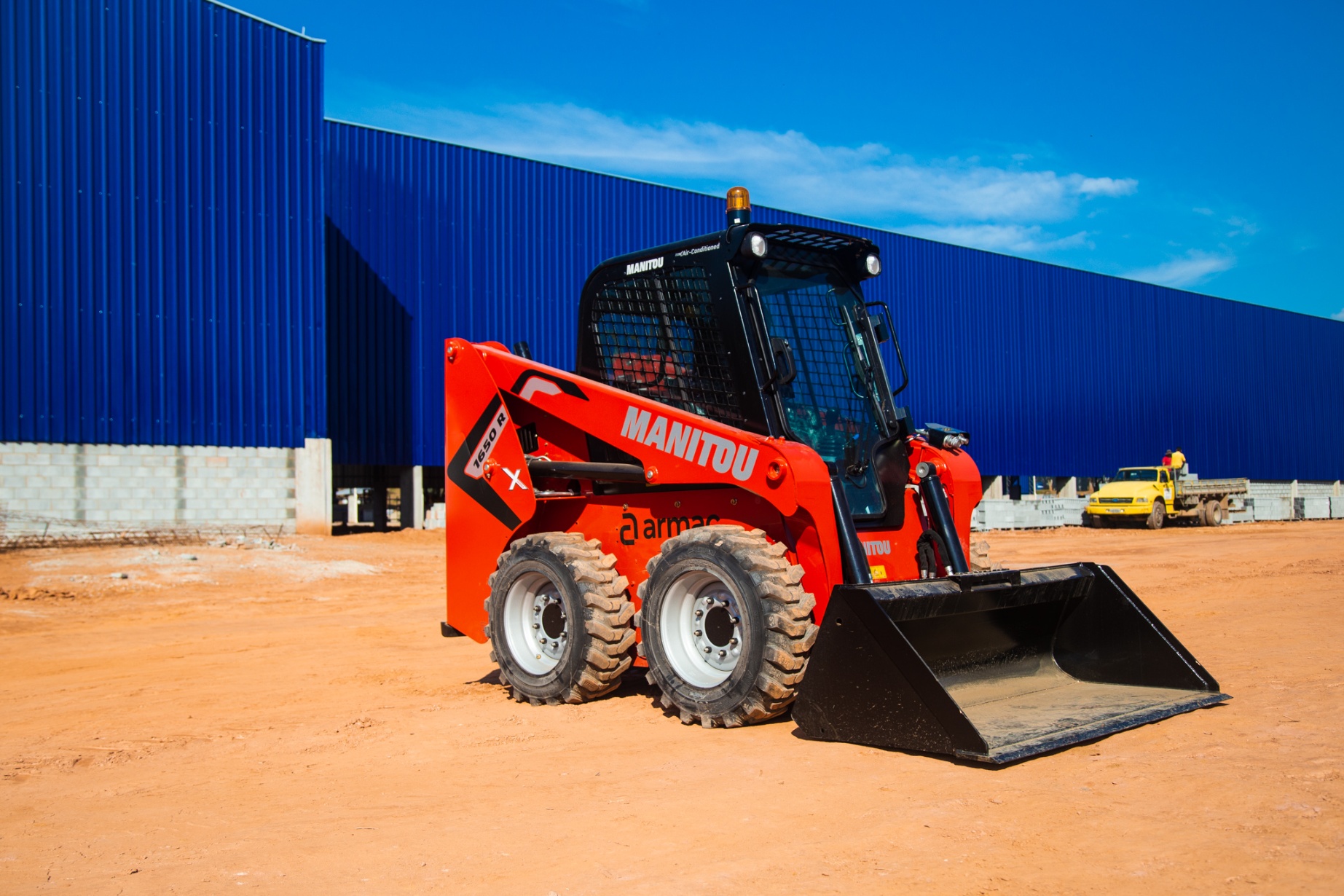 Mini Carregadeira Manitou 1650R ano 2022 - 1650R - Máquinas de Linha Amarela
