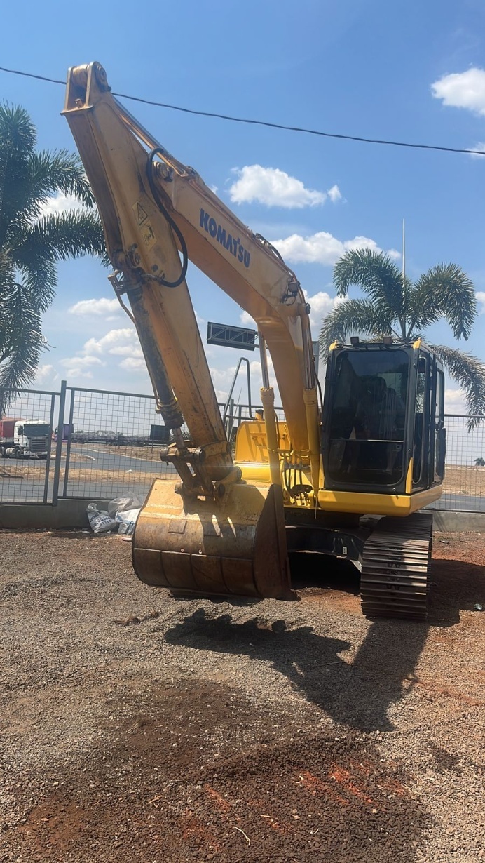 Escavadeira Komatsu PC130 ano 2022 - PC130 - Máquinas de Linha Amarela