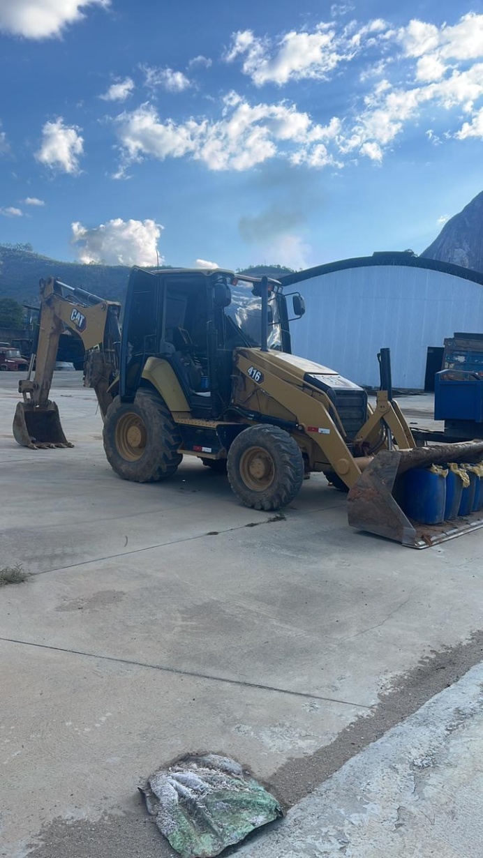 Retroescavadeira Caterpillar 416 ano 2022 - 416 - Máquinas de Linha Amarela