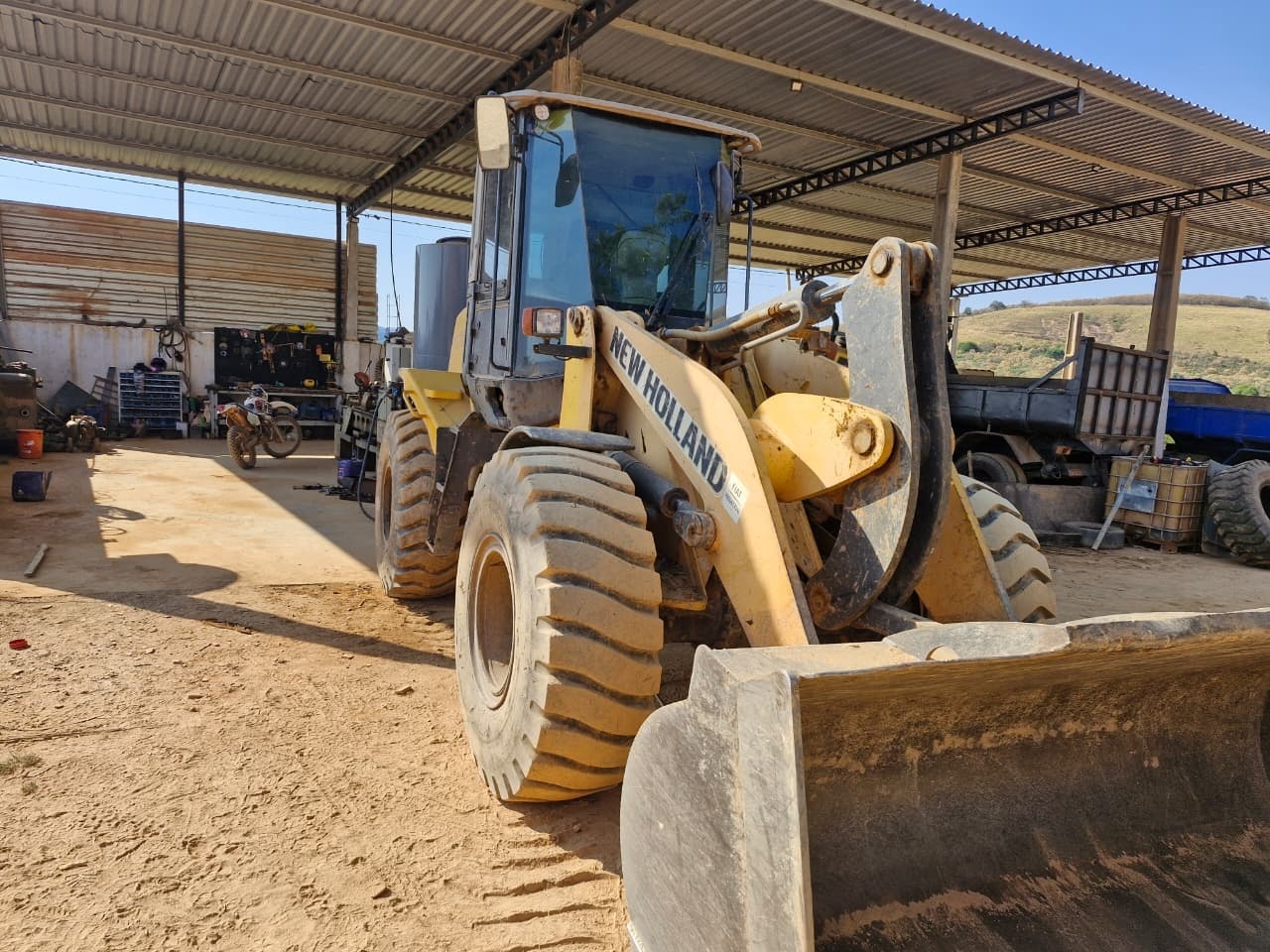 Pá Carregadeira New Holland W170B ano 2016