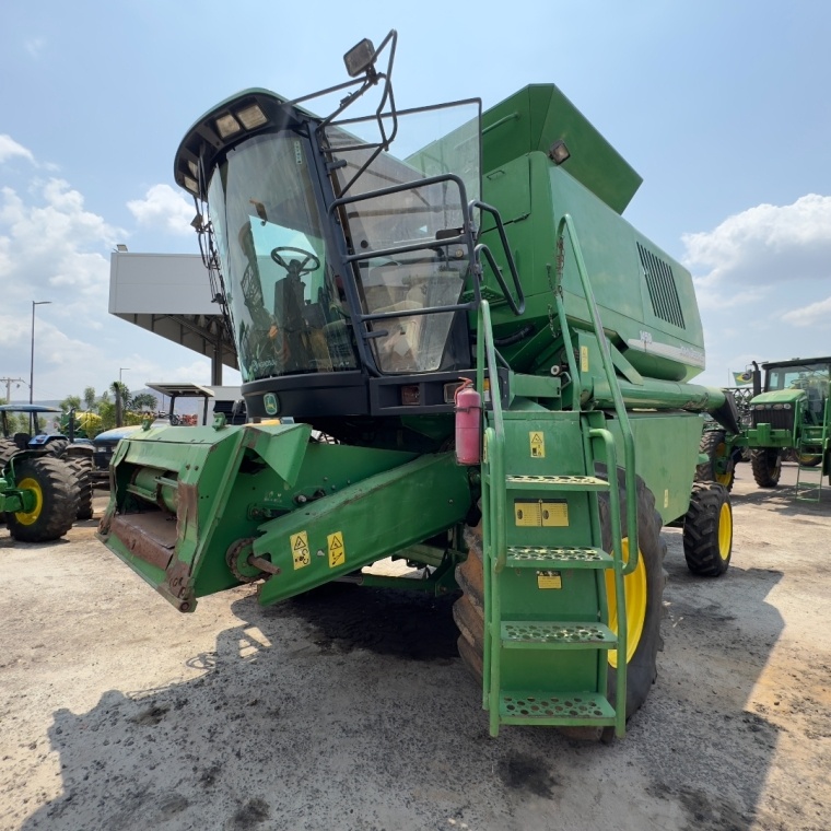 Colheitadeira John Deere 1450 ano 2002