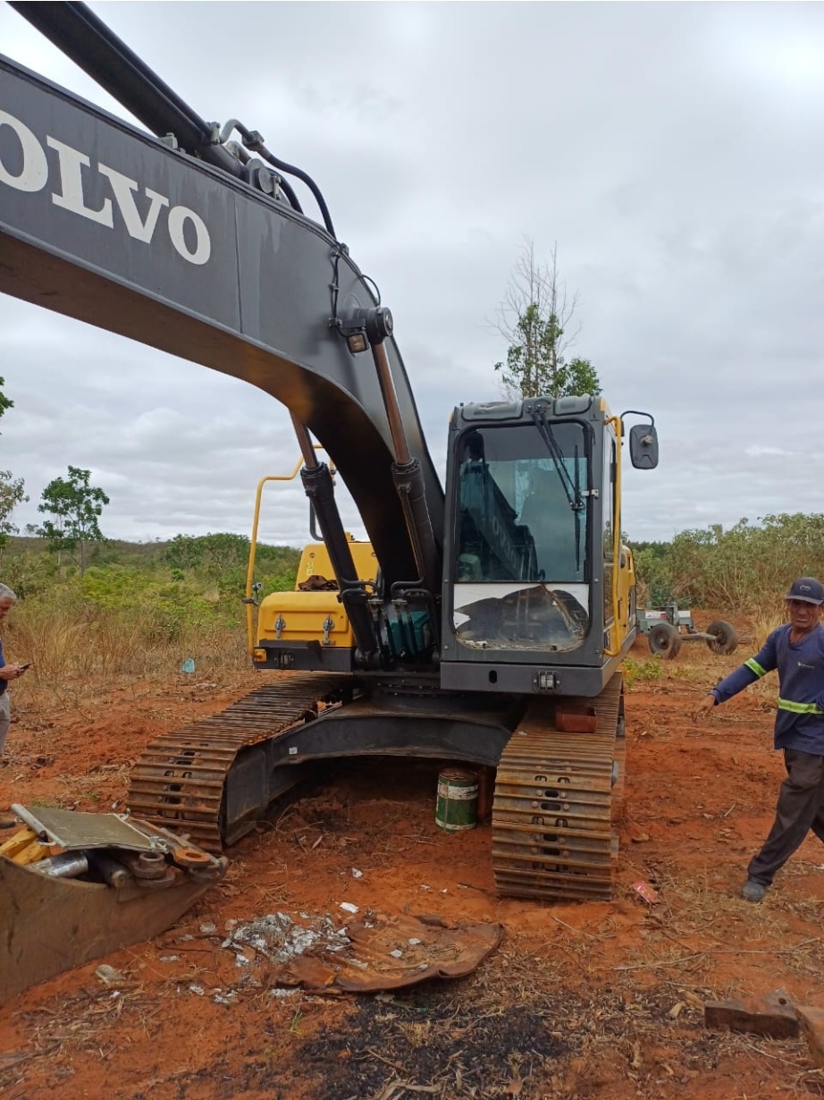 Escavadeira Volvo EC210D ano 2021 - EC210D - Máquinas de Linha Amarela