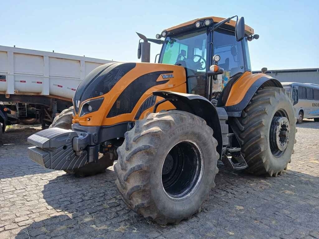 Trator Valtra T230 CVT ano 2022