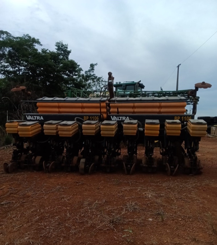 Plantadeira Valtra BP 1106 Hitech ano 2009