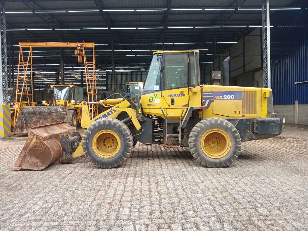 Pá Carregadeira Komatsu WA200-6 ano 2017
