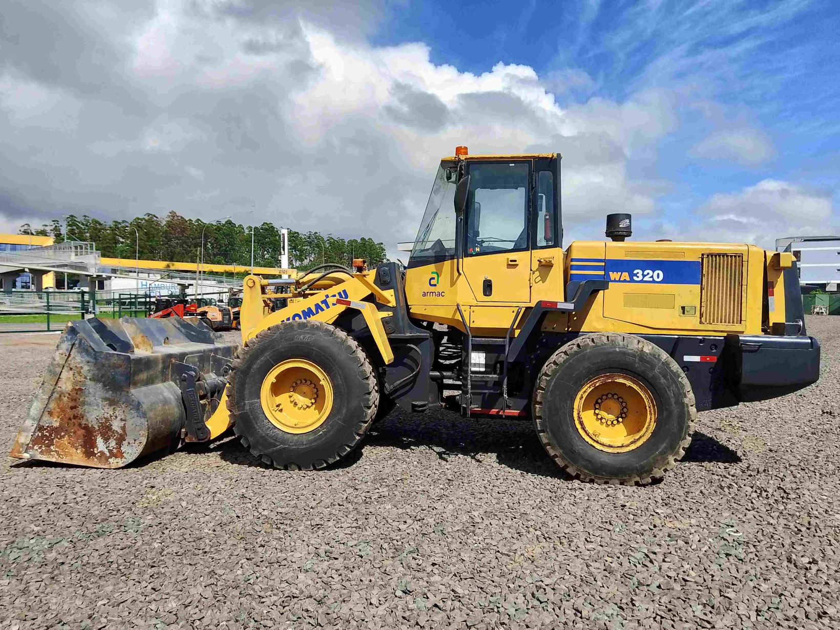 Pá Carregadeira Komatsu WA320 ano 2020