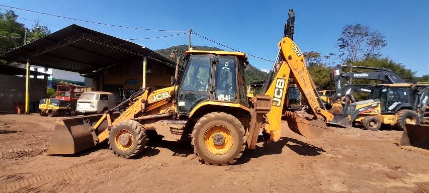 Retroescavadeira JCB 3CX ano 2022 - 3CX - Máquinas de Linha Amarela