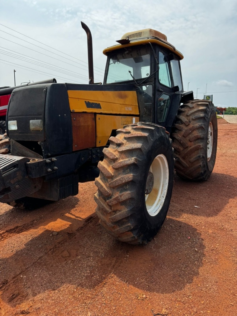 Trator Valtra BH 180 ano 2010
