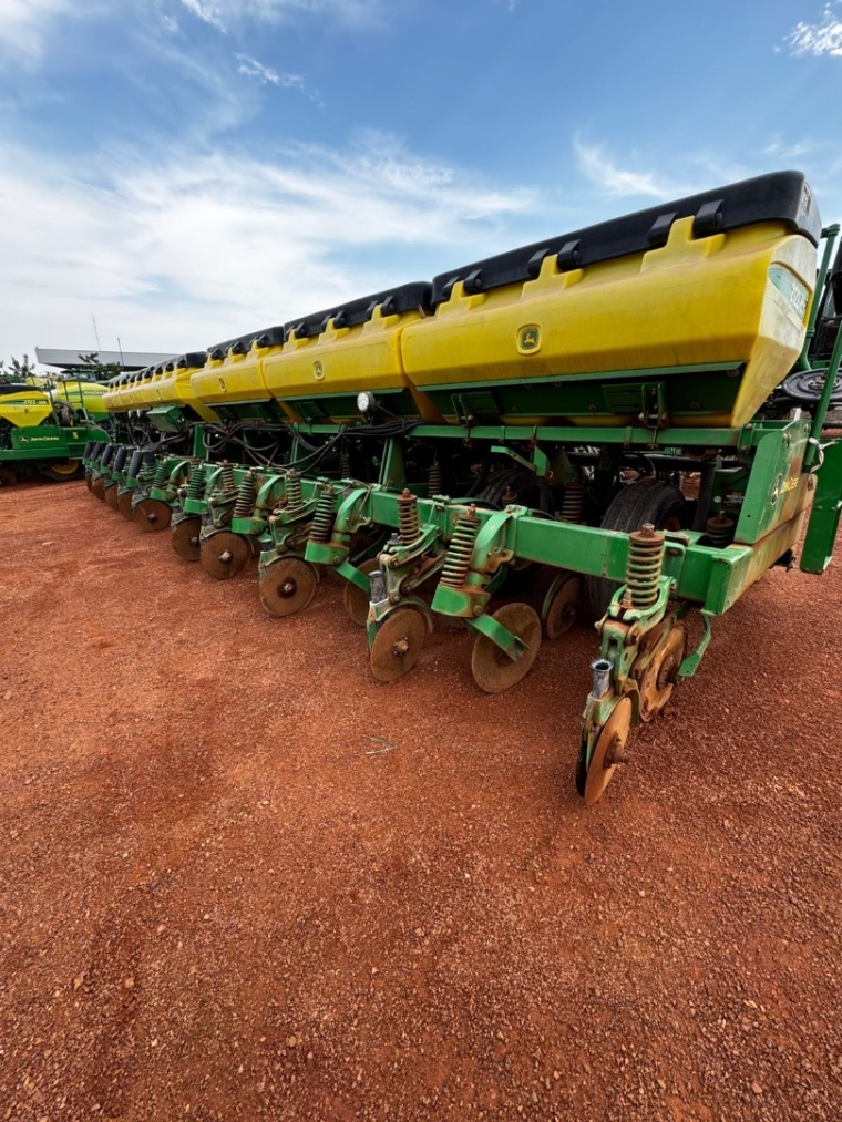 Plantadeira John Deere 2122 ano 2018