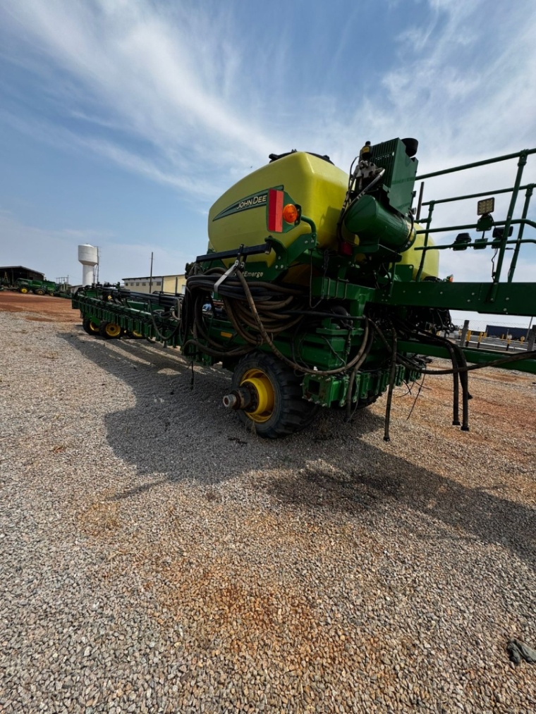 Plantadeira John Deere DB 74 ano 2022