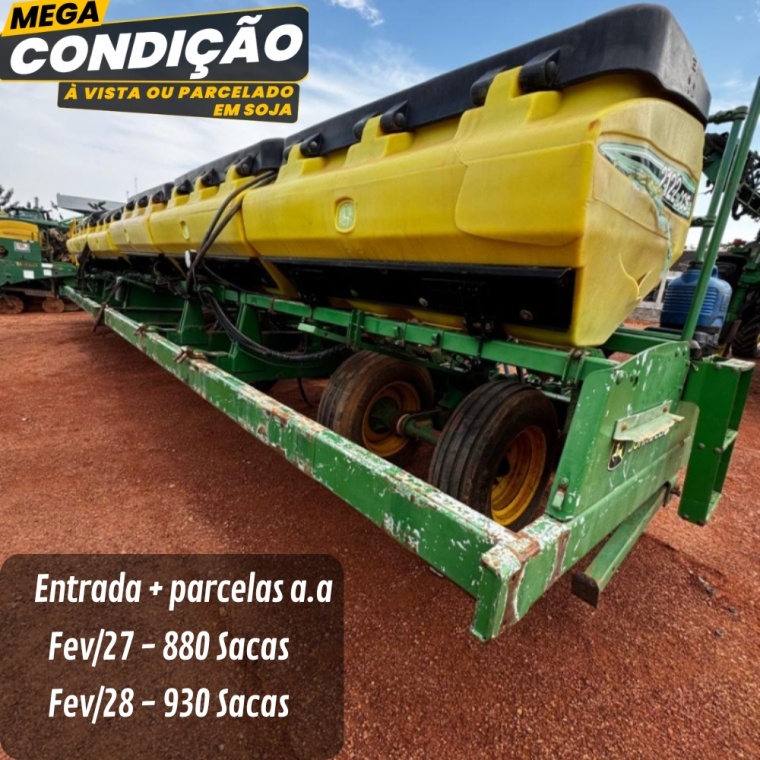 Plantadeira John Deere 2122 ano 2012
