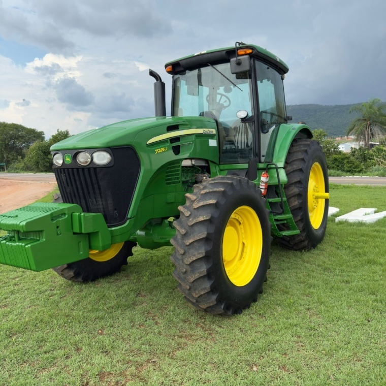 Trator John Deere 7225J ano 2012