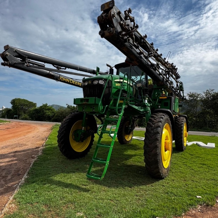 Pulverizador Autopropelido John Deere M4030 ano 2022
