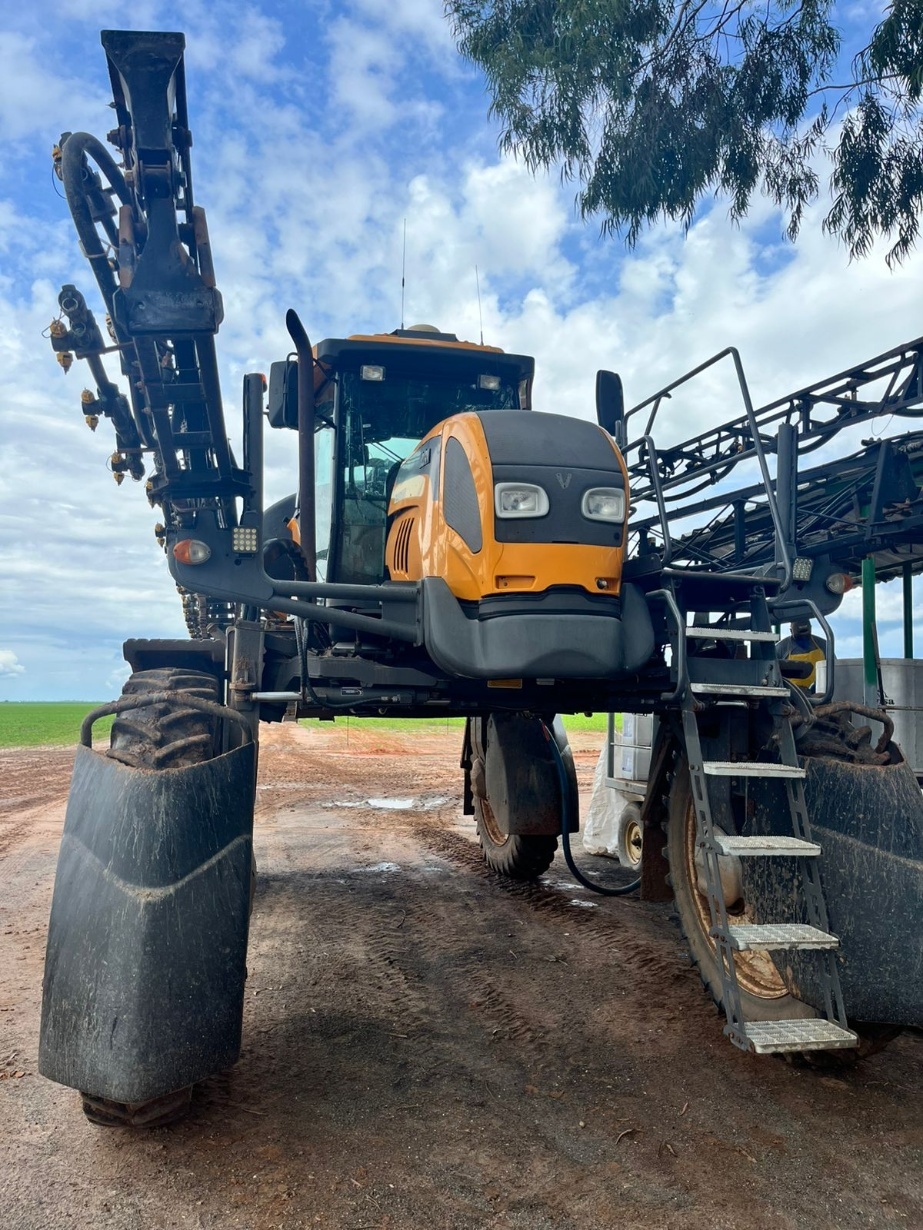 Pulverizador Autopropelido Valtra BS3020H ano 2014