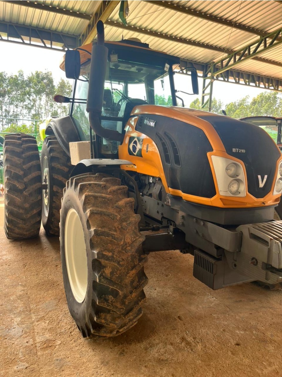 Trator Valtra BT 210 ano 2016