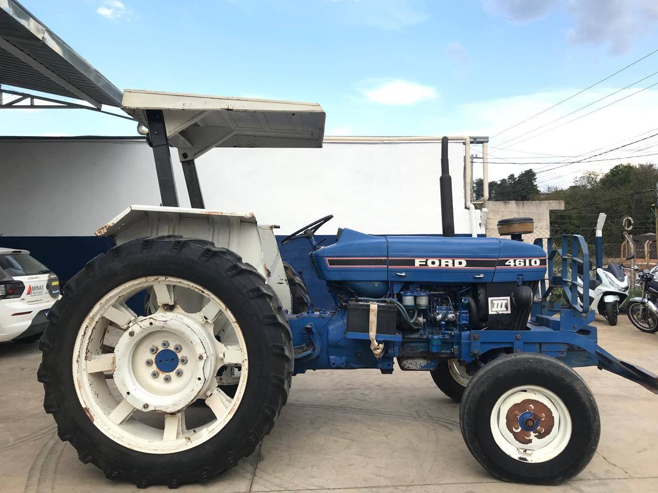 Trator Ford 4610