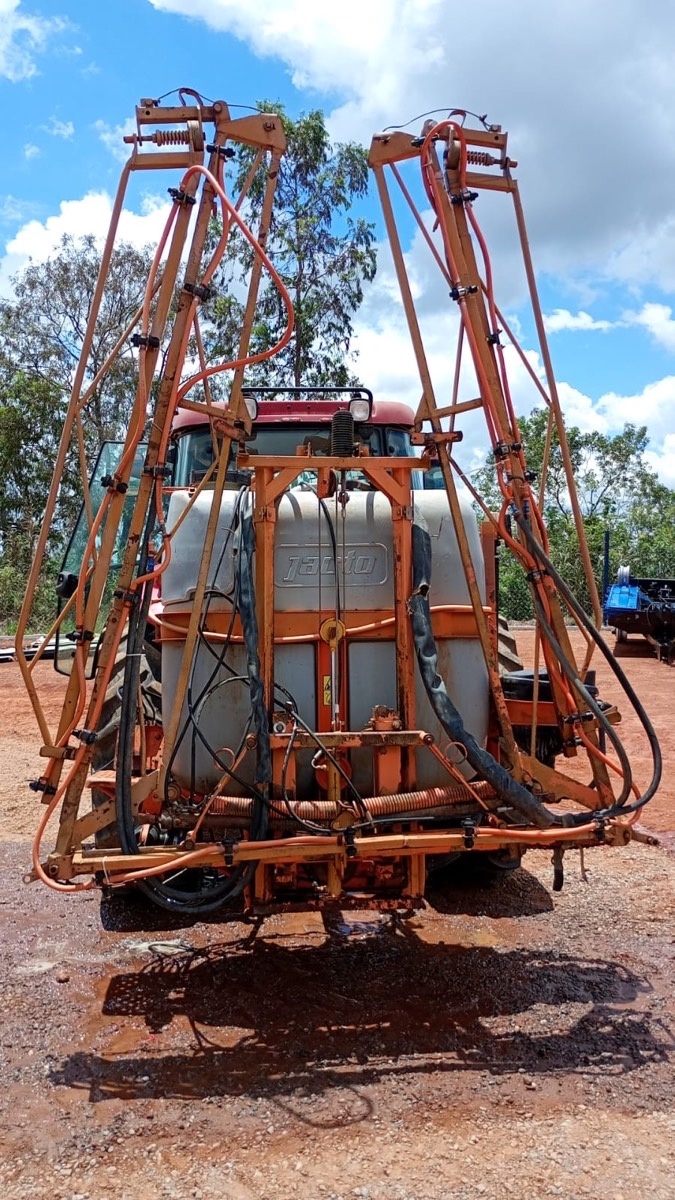 Pulverizador Jacto 800L