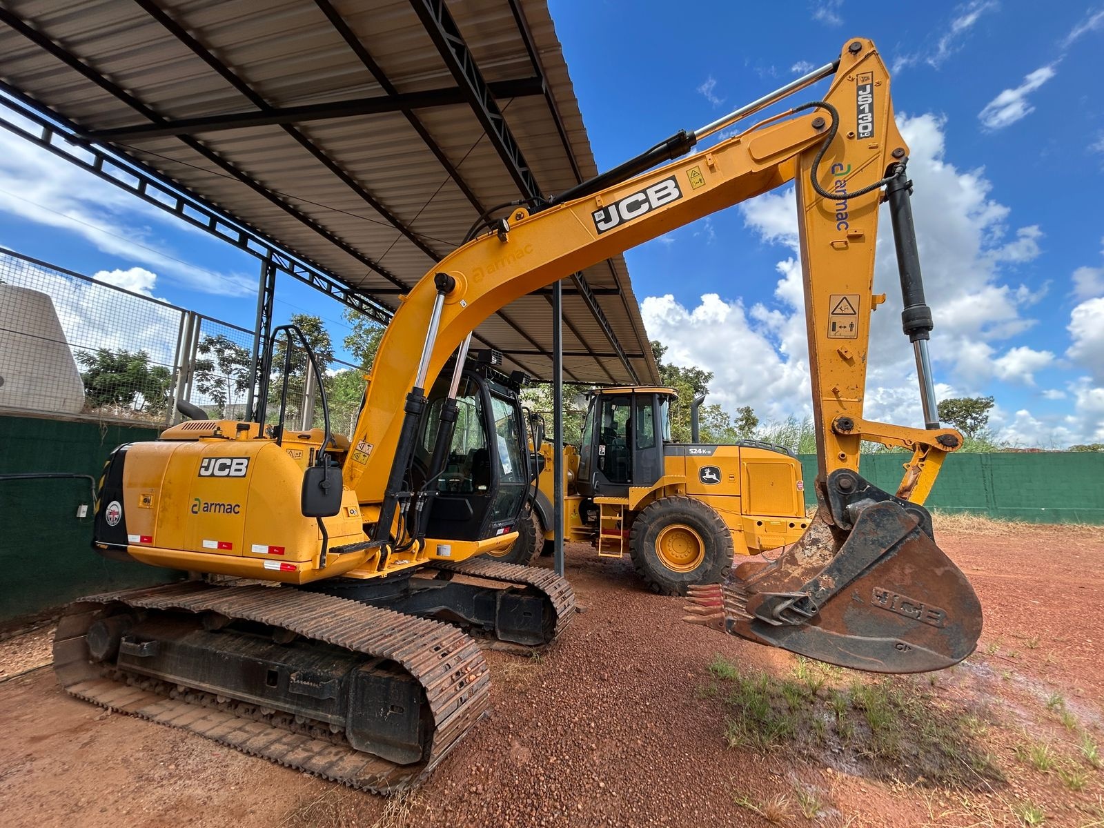 Escavadeira JCB JS130LC ano 2021