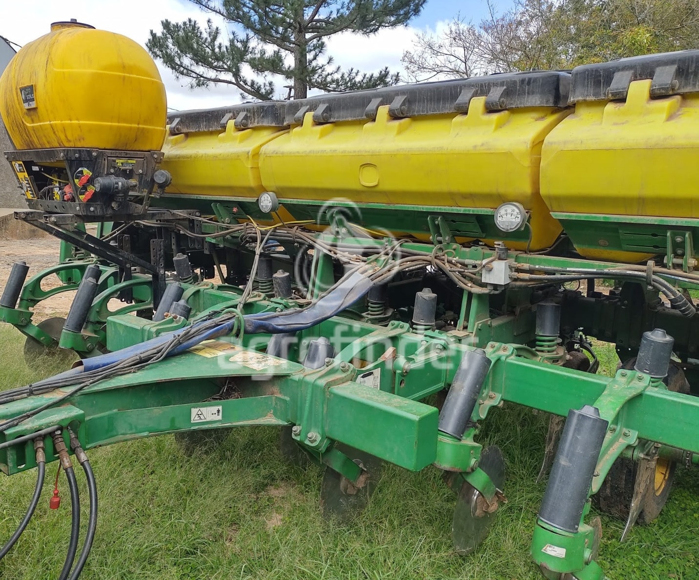 Plantadeira John Deere 2113 ano 2014