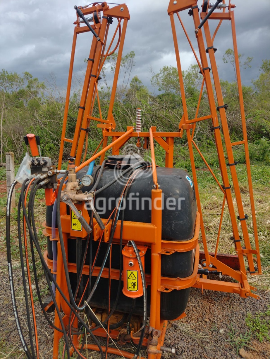 Pulverizador Jacto Condor 600 ano 2004 - Condor 600 - Implementos para Manutenção