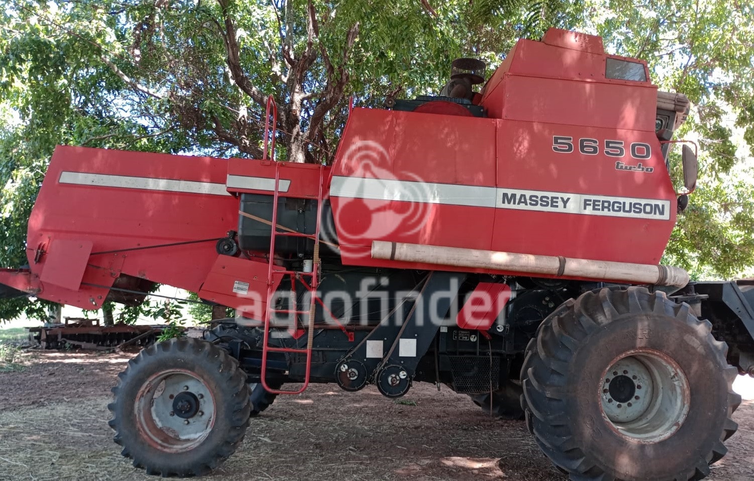 Colheitadeira Massey Ferguson MF 5650 ano 2004