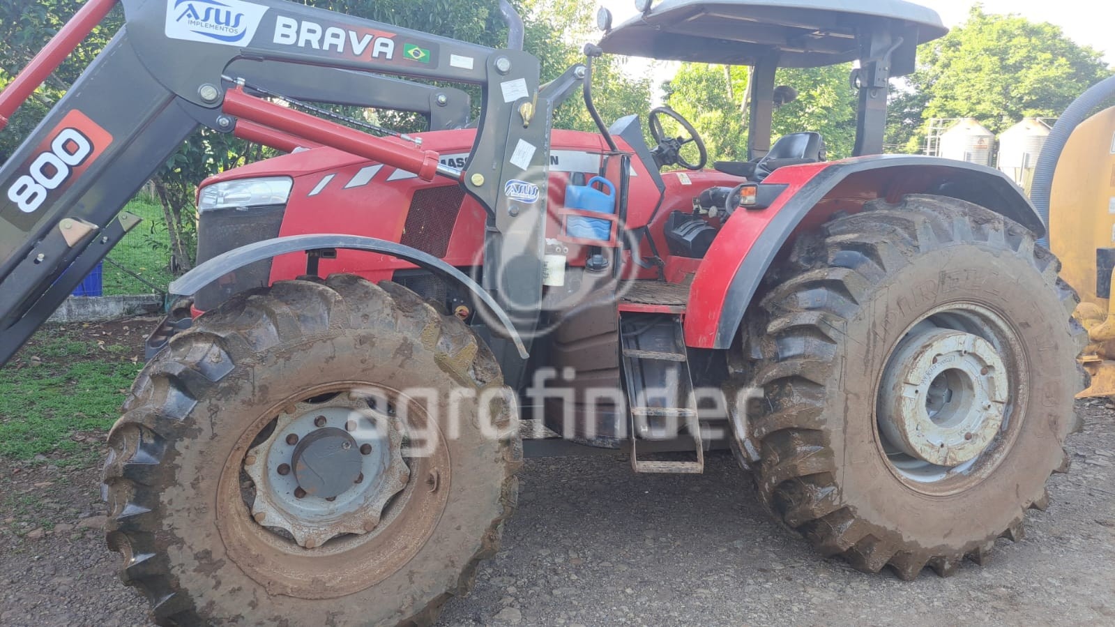 Trator Massey Ferguson MF 6711 ano 2018