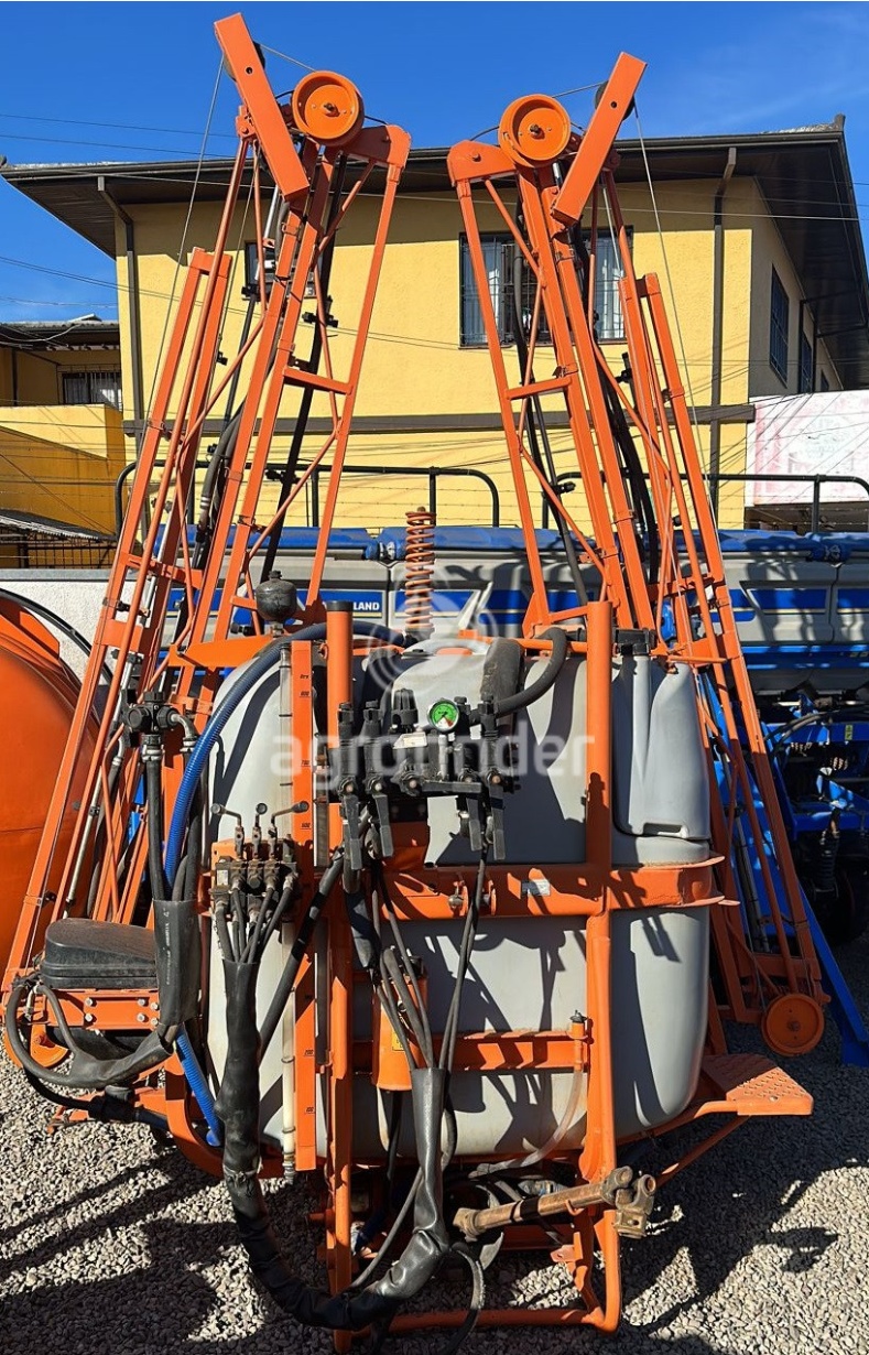 Pulverizador Jacto CONDOR 800 ano 2015 - CONDOR 800 - Implementos para Manutenção
