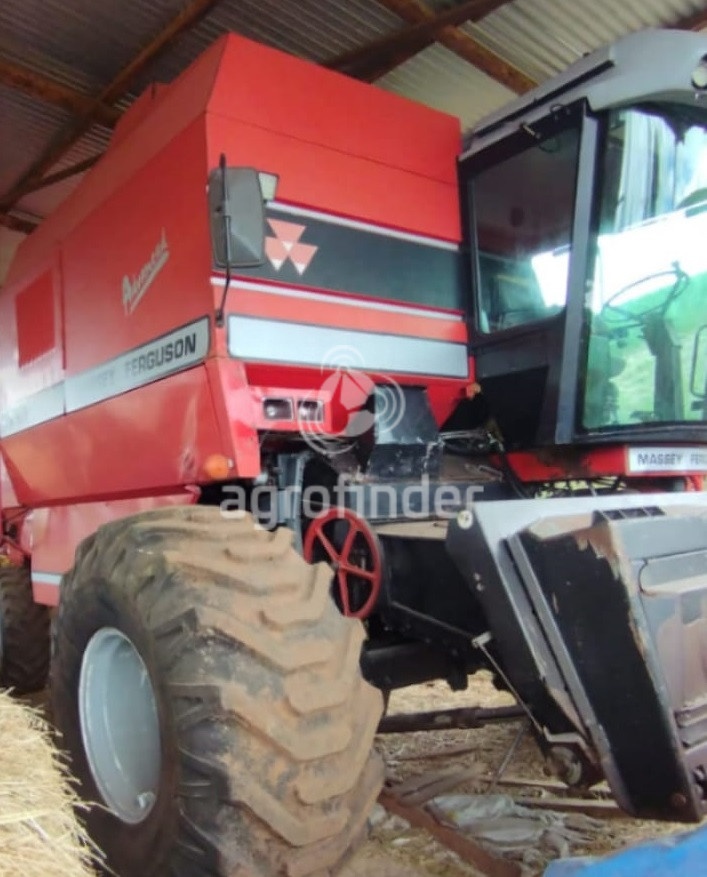 Colheitadeira Massey Ferguson MF 5650 ano 2004