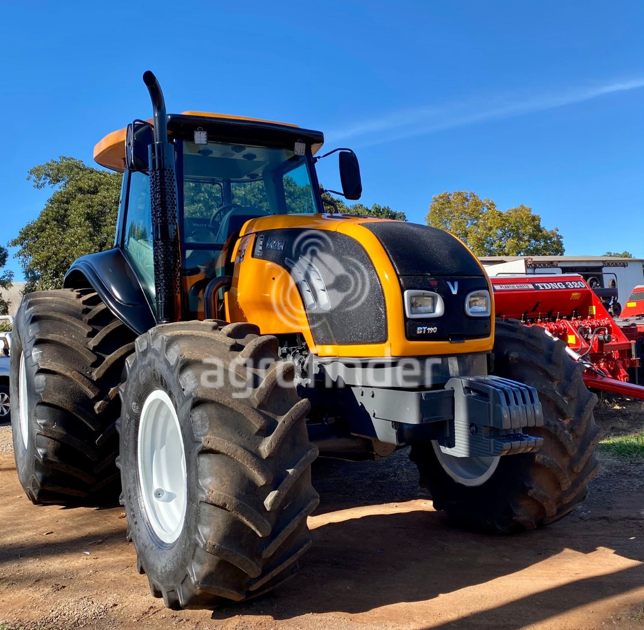 Trator Valtra BT 190 ano 2013 - BT 190 - Máquinas Agrícolas