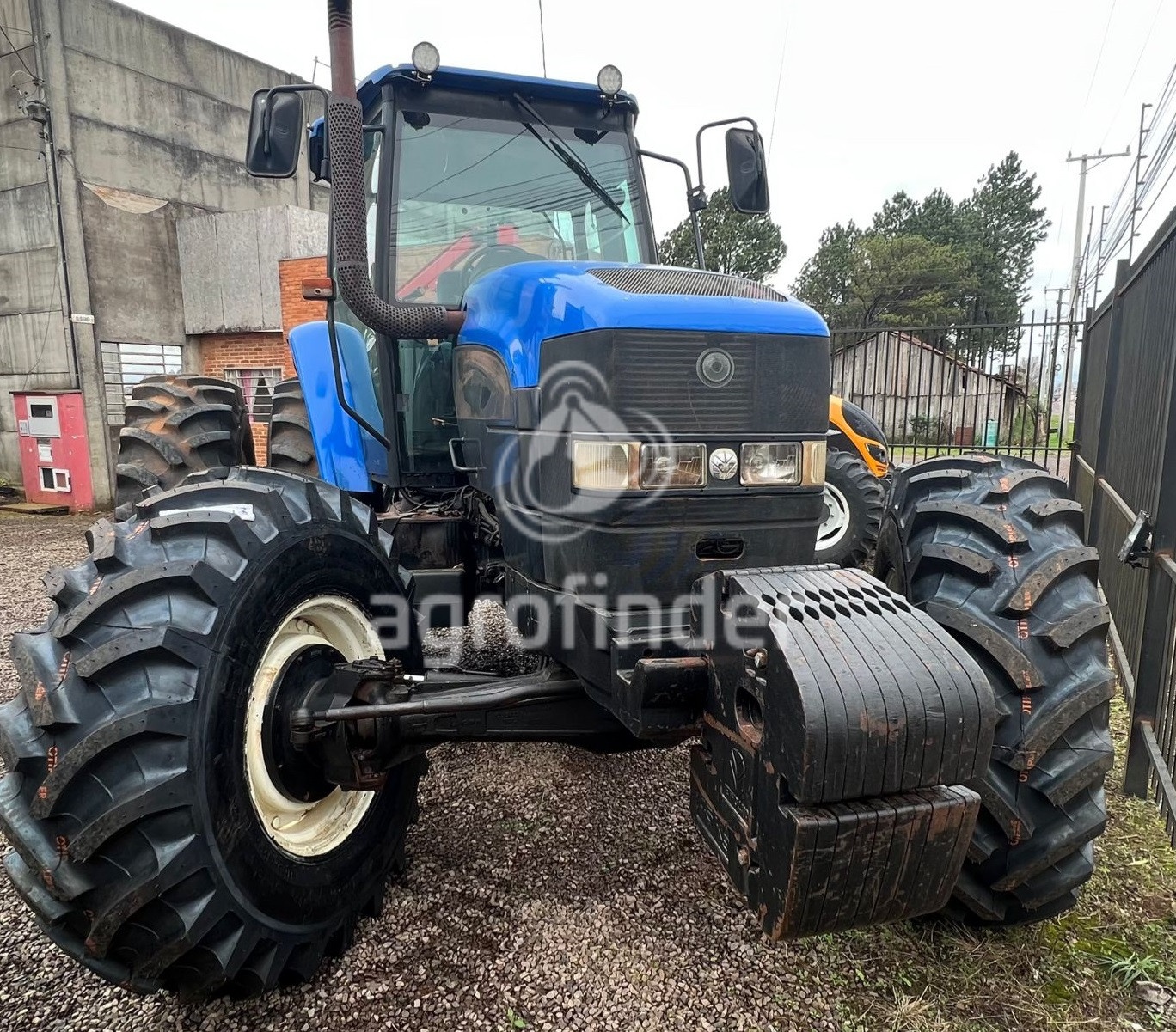 Trator New Holland TM 7020 ano 2012